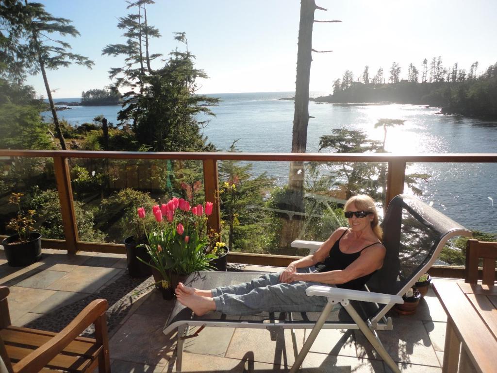 Reef Point Oceanfront Bed And Breakfast Ucluelet Habitación foto